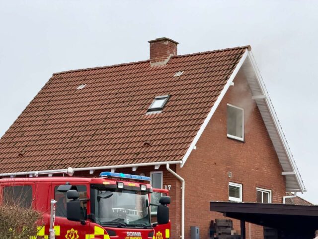 Røg fra villa: Brandvæsnet rekvireret til adressen