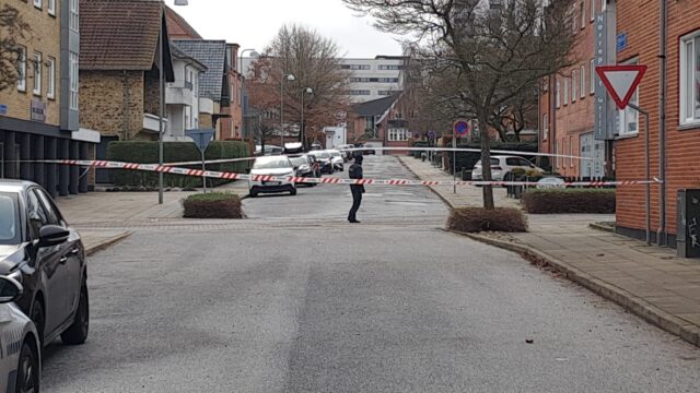 Heftig politiaktion: Kæmpe afspærring midt i byen