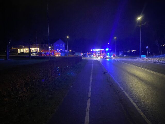 Melding om fastklemte efter uheld i kryds