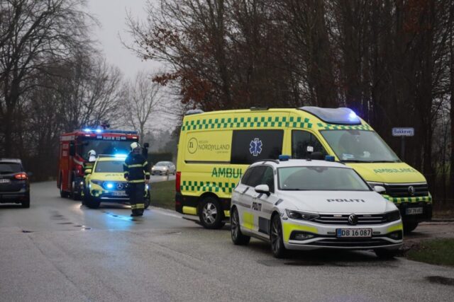 Forbipasserende fik et chok, da de spottede noget i grøften