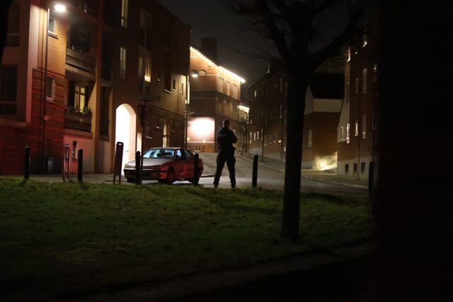 Massivt politiopbud hele dagen: Slutter med vild biljagt