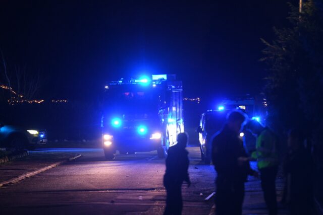 Voldsom brand koster liv: Kvinde fundet indebrændt i hus