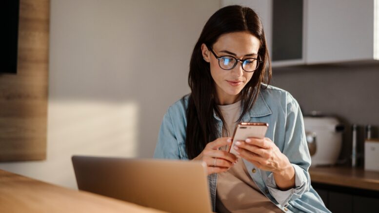 Da nyheder blev digitale Hvordan online platforme ændrede informationsstrømmen