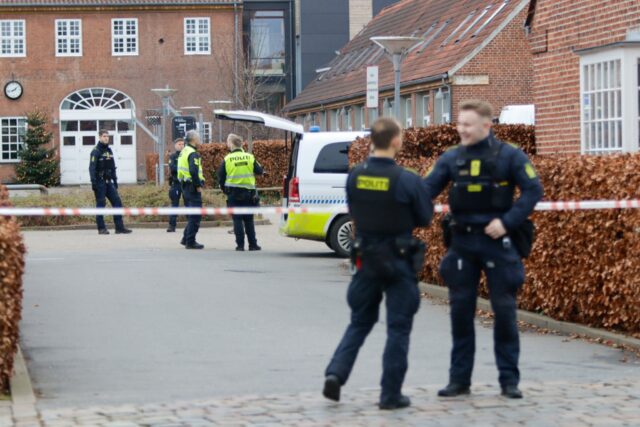 Kæmpe drama på gymnasie: Bomberyddere er ankommet