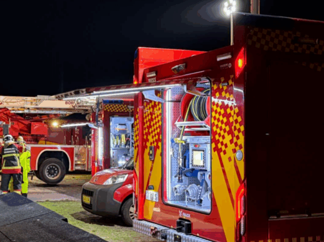 Tre hunde fanget i røgfyldt hus