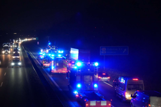 Massiv kø i myldretiden vokser og vokser: Op mod en times forlænget rejsetid