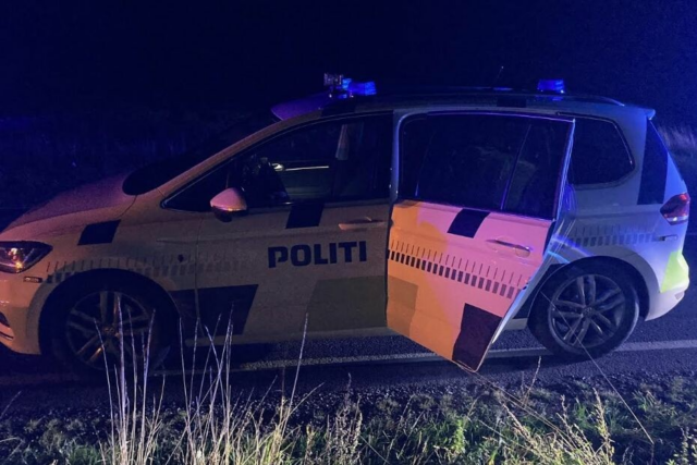 Politiet afspærrer kirkegård efter uhyggelig anmeldelse