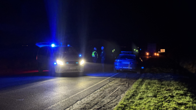 Kvinde ramte asfalten fra kørende lastbil: Politiet deler vild formodning