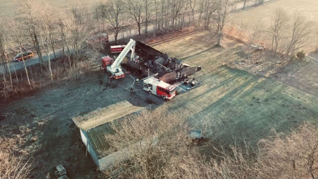 Ejendom smadret af flammer: Stor indsats i mange timer