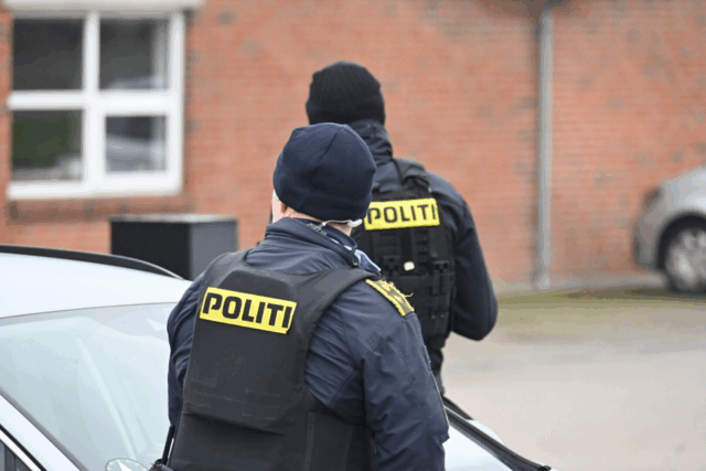 Vejvrede eskalerer: Lastbilchauffør begår vold med sikkerhedssko