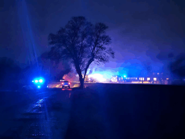 Massiv brand ved landejendom: Voldsom røgudvikling i området