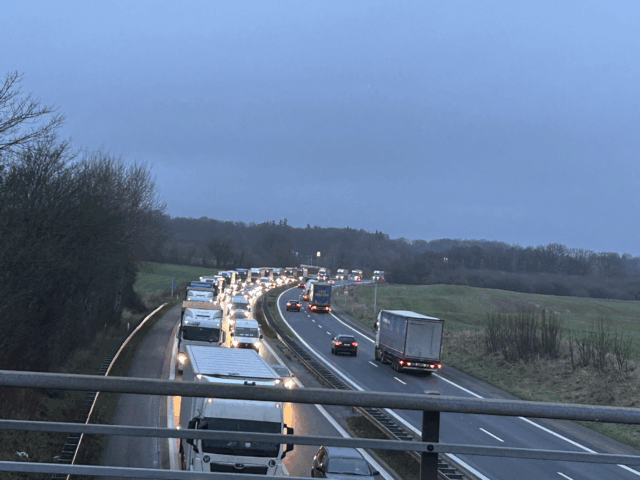 Melding om vragdele på motorvejen