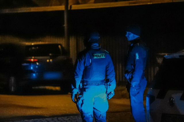 Ung mand tvunget ind i bil og mishandlet i timevis