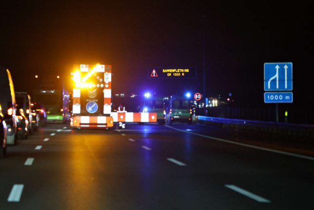 Ambulancer rekvireret til motorvej efter uheld: Delvist spærret