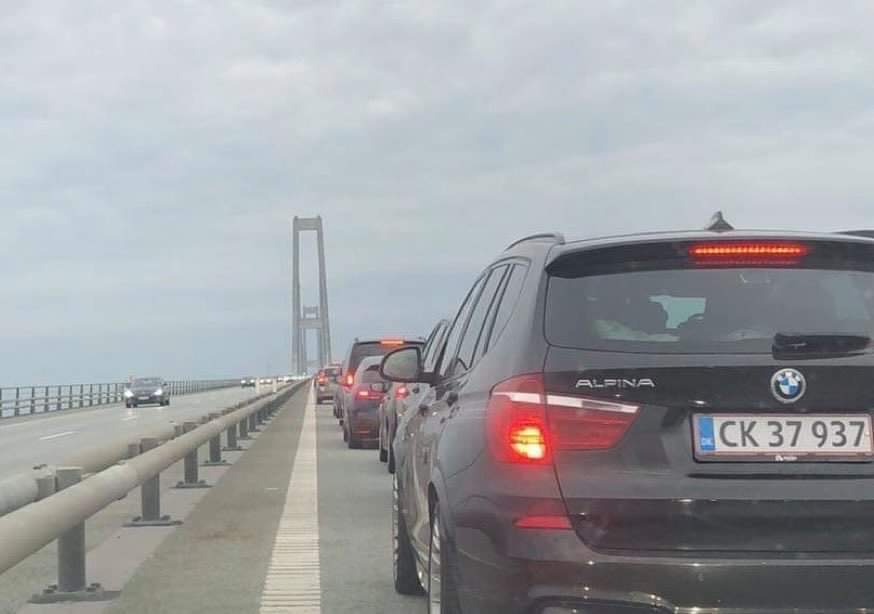 Kø på Storebæltsbroen efter uheld