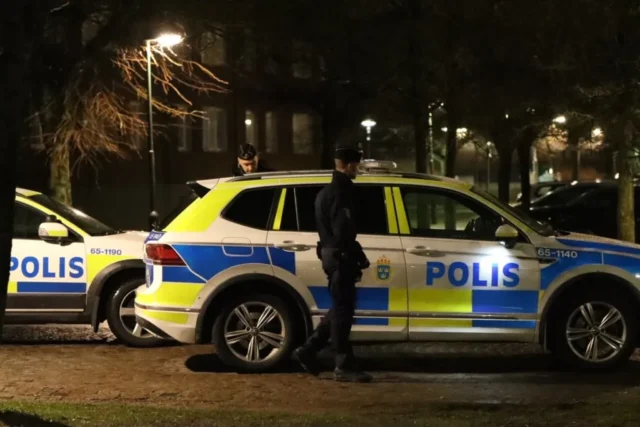Politiet skyder og dræber mistænkt drabsmand