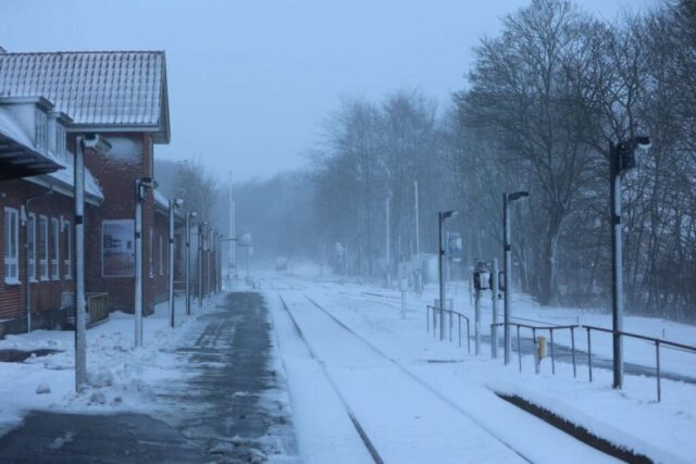 Snestorm lurer: Flere togafgange aflyst mandag
