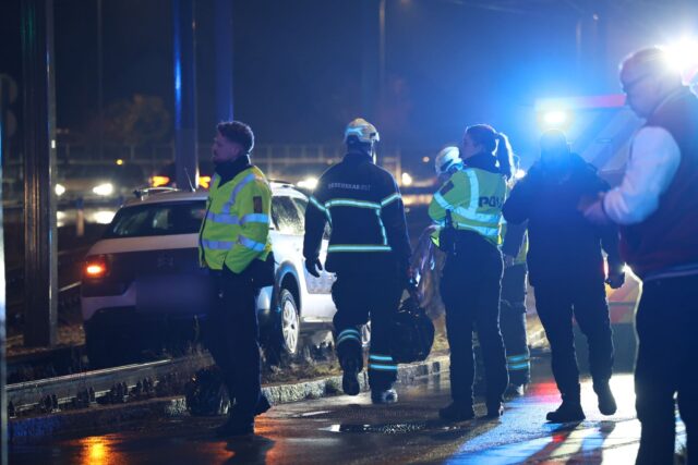 Vestegnen: Endnu en bil ender på skinnerne