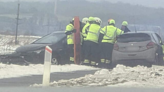 Hovedvej fuldstændig spærret: Alvorlige scener udspiller sig