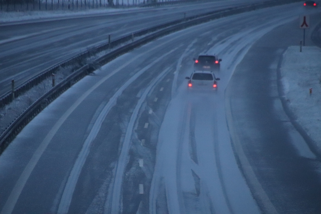 DMI advarer: Vanvittigt glatte veje i morgentimerne