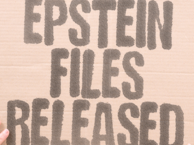 Kronprinsesse til Epstein: ‘Du er meget charmerende, at du ved det’