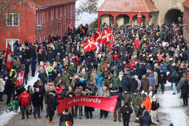 Massivt fremmøde til USA-demonstration: “Vi føler os latterliggjort”