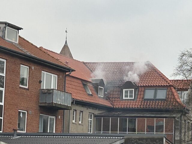 Alt afspærret – ‘luk døre og vinduer’