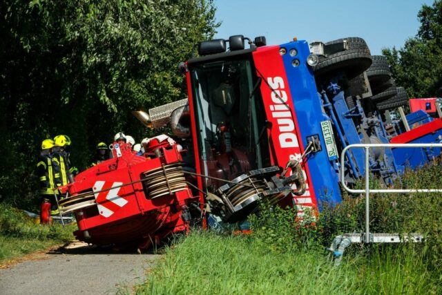 Kran styrter ned over tog: Mere end 22 dræbte