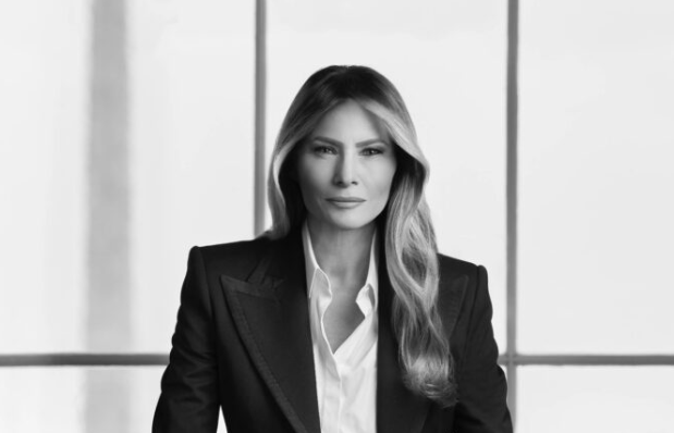 Trumps kone slagtet: ‘Bestikkelse og ynkeligt røvslikkeri’