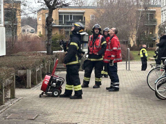 Gaslugt i stort lejlighedskompleks