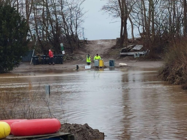 Store oversvømmelser: Tusinder flygter