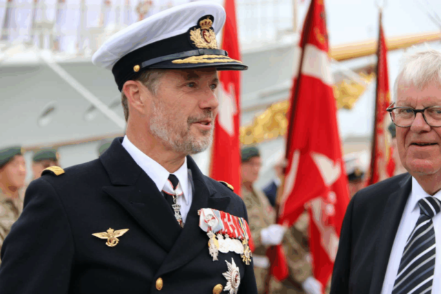 Kong Frederik melder ud: “Usikre tider”