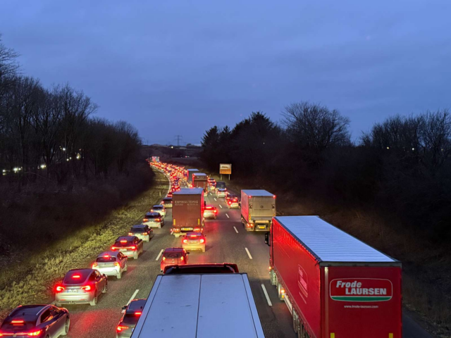 Motorvejskaos torsdag morgen: Lange køer og forlænget rejsetid