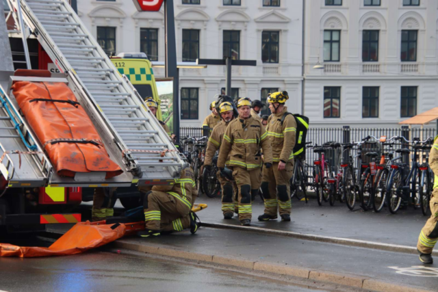 Lige nu: Personpåkørsel på togstation
