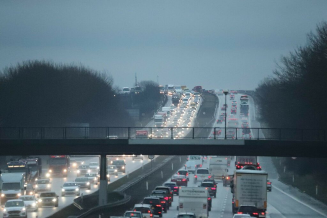 Dårligt nyt for millioner af bilejere: Ny afgift på trapperne