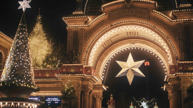 Tivoli hejser det grønlandske flag som udtryk for omtanke