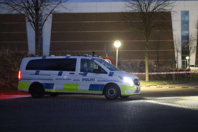 Mistænkeligt forhold: Politi massivt til stede