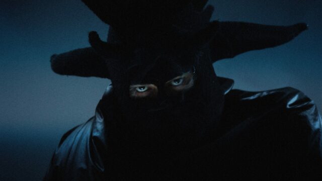 Har optrådt foran 150.000: Nu kommer han til Danmark for første gang