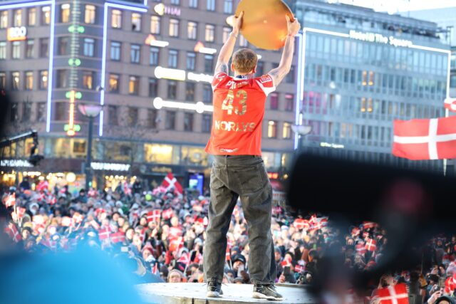 Guldherrerne fejret med manér: Se de vilde billeder her