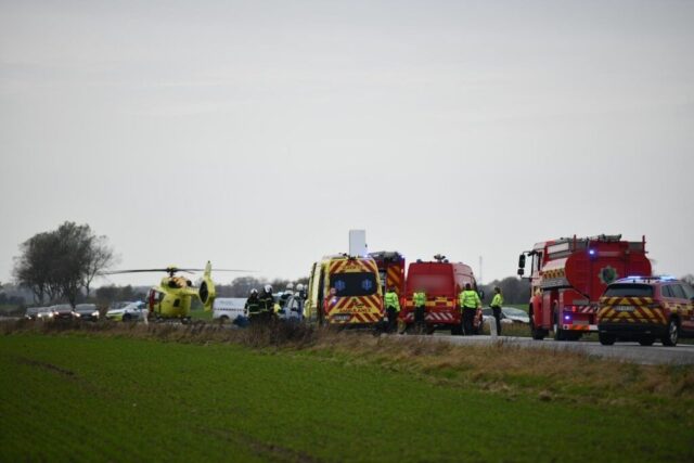 Alvorlig trafikulykke: En død og to på hospitalet