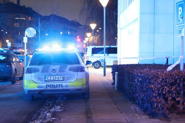 ‘Farlig’ drabsdømt fortsat på fri fod: Nu deler politiet nyt foto af flugtfange