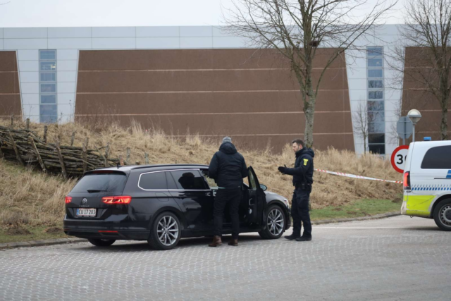 Mand fundet gennemtæsket ved dør i nat: Det er alvorligt