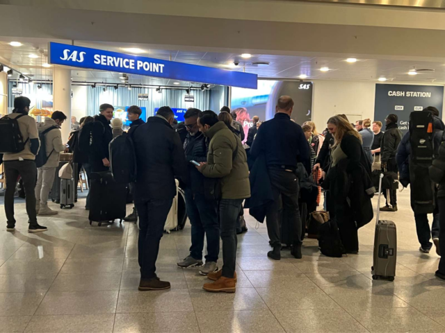Kaos i lufthavnen: Massive forsinkelser – flere på vej