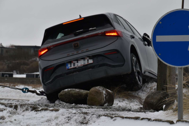 Glat føre giver fortsat store problemer lørdag