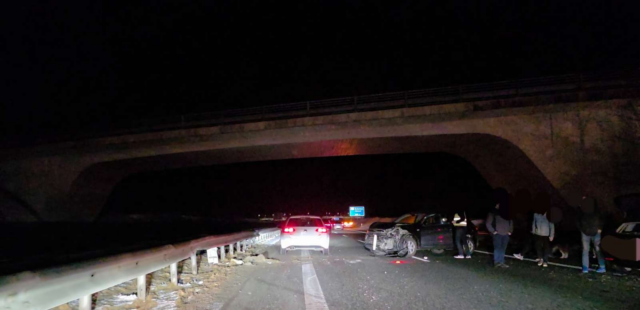 Kaos på motorvej: To personer kvæstet i serie af voldsomme uheld