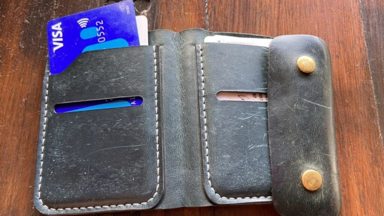 Hundredvis Forsøger at storme Amerikansk område