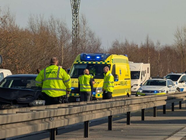 Voldsomt trafikuheld på motorvejen