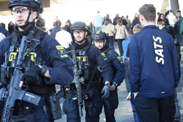 Storcenter evakueret: Massiv politiaktion i København