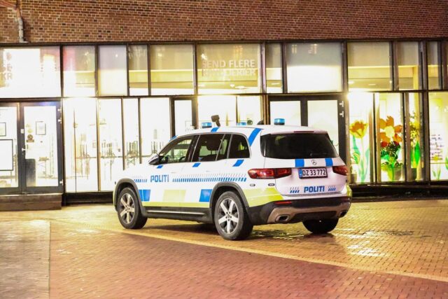 Politiet ryker talstærkt ud: Skud affyret central plads
