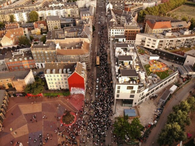Medarrangør af hyldest til Irans regime i København afviser: “Khamenei var ikke ekstremt brutal”